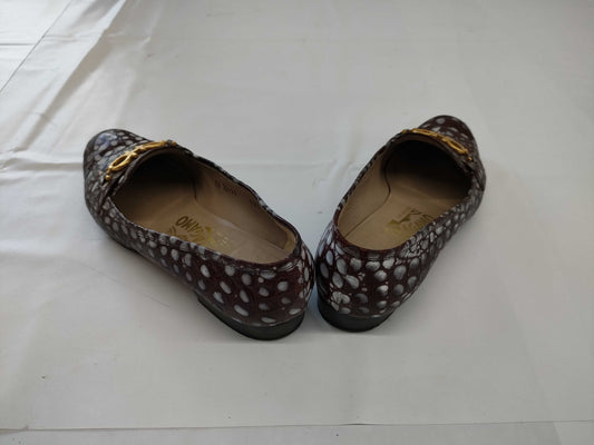 Salvatore Ferragamo size 6 pumps