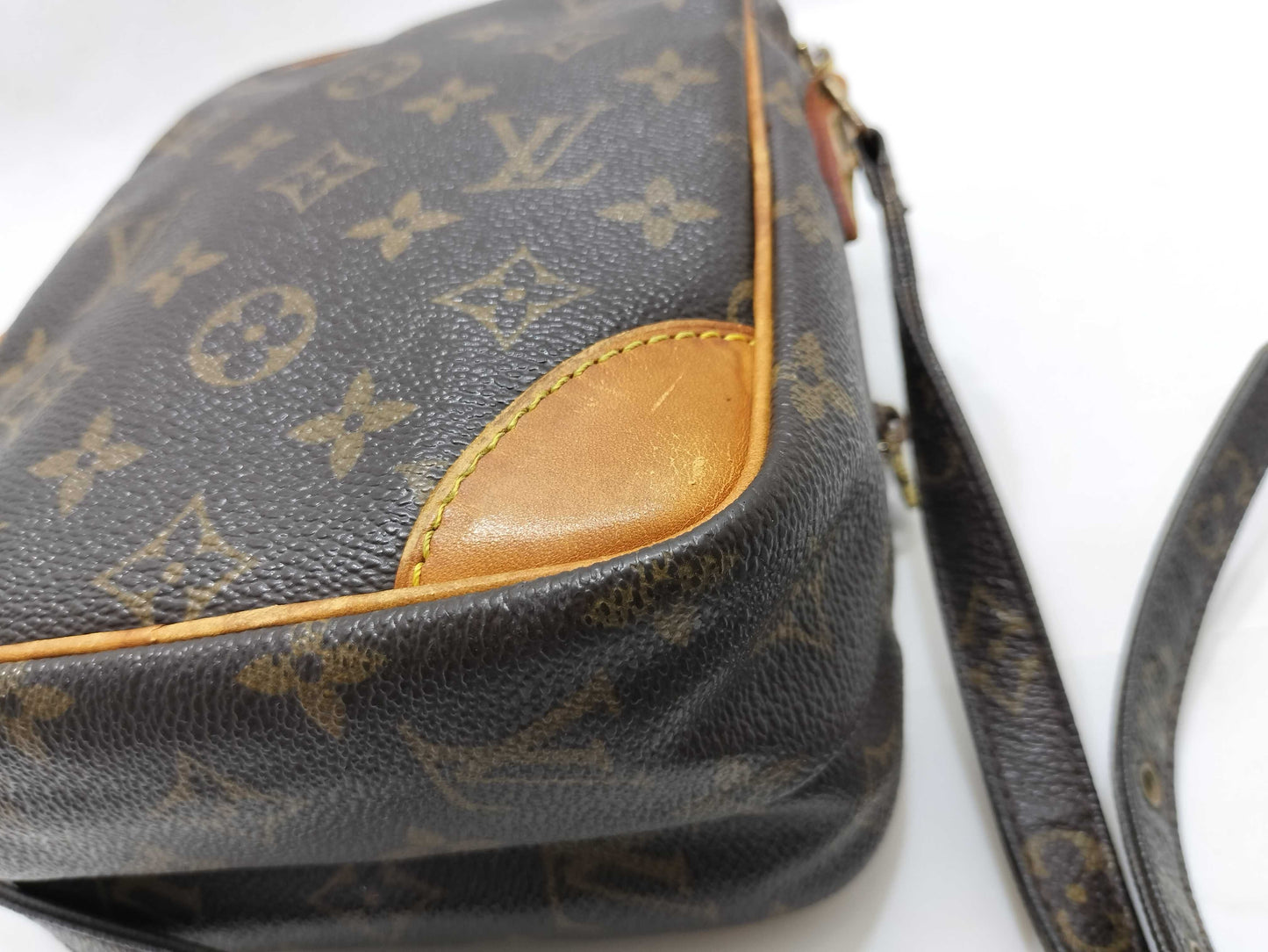LOUIS VUITTON Monogram Amazon TH1012 Shoulder Bag