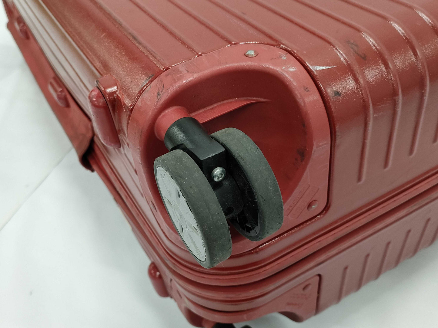 RIMOWA RIMOWA Polycarbonate Suitcase Red Carry-on Bag