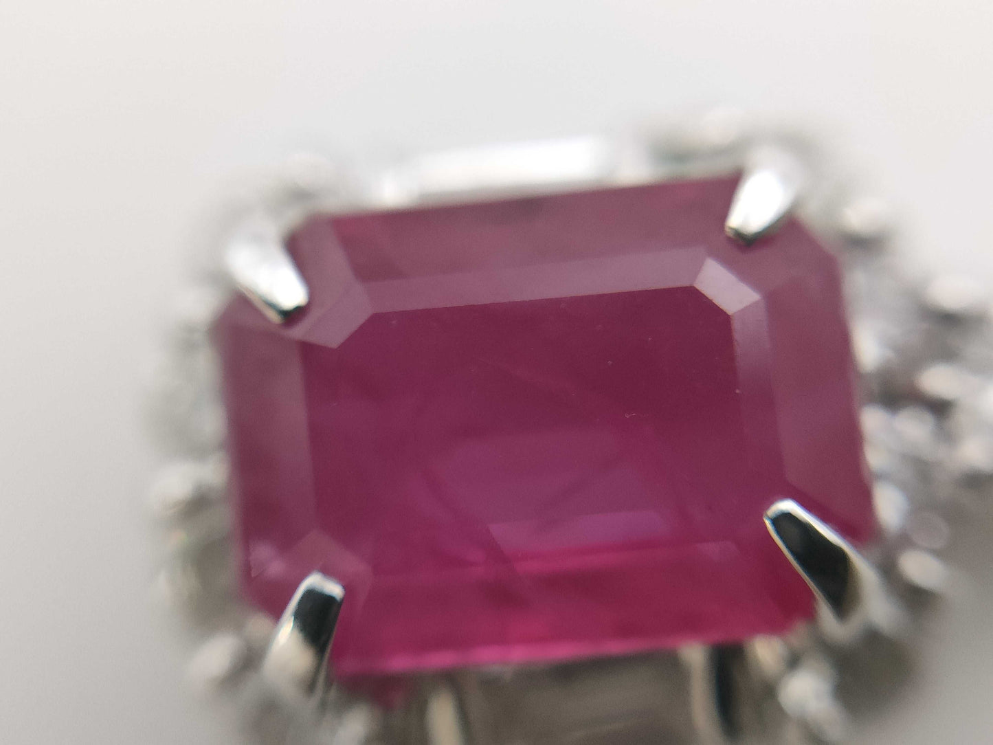 1.67ct Colored Stone, D0.52ct, 3.6g, K18WG/K18 Necklace