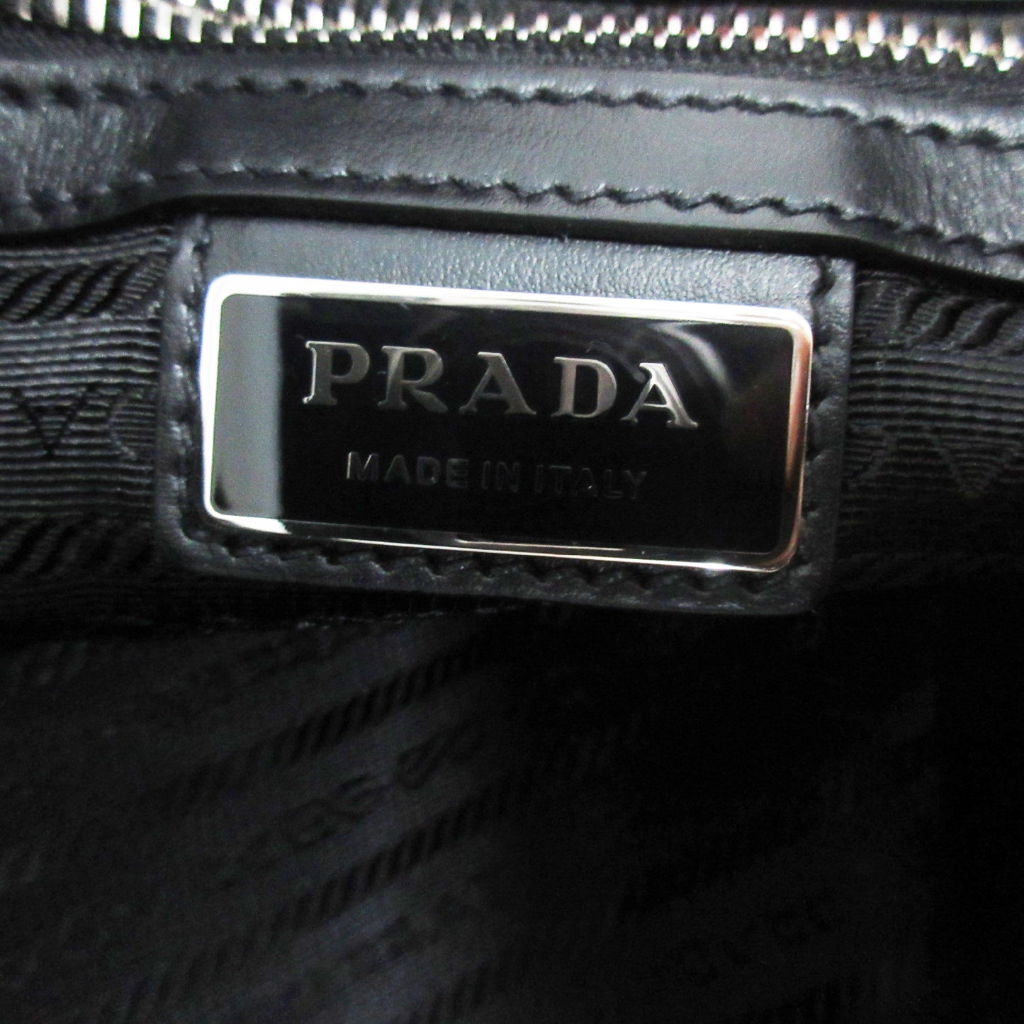 PRADA Unused 2025 Spring/Summer Vitello Dino Large Leather Tote Bag Khaki, 40cm Wide, Triangle Logo, RFID Tag Verified