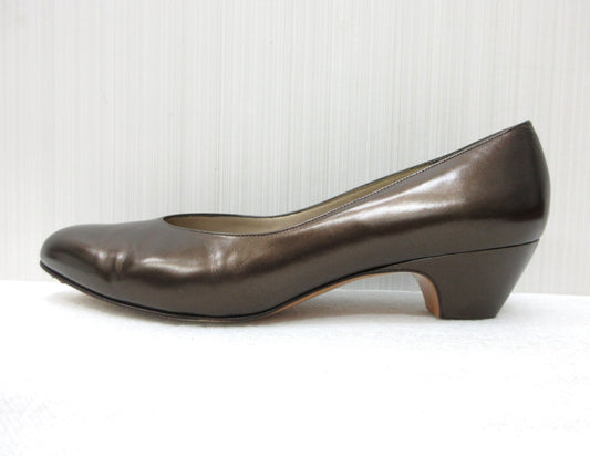 Salvatore Ferragamo Almond Toe Leather Simple 7 Pumps