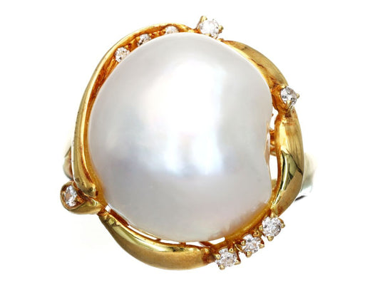 South Sea Baroque Pearl Ring, Approx. 16.5 x 14.3mm, D0.15ct, 18K 750, 10.1g