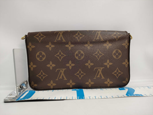LOUIS VUITTON LOUIS VUITTON Monogram Pochette Felicie Shoulder Bag
