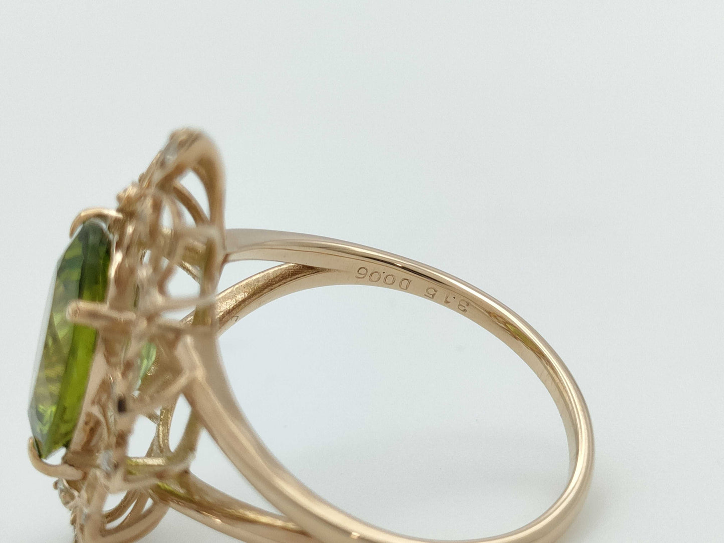 PE 3.15ct D 0.06ct K18 4.1g Ring