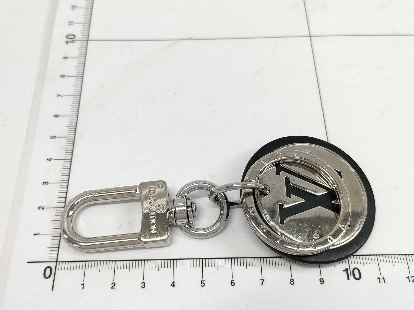 LOUIS VUITTON LV Circle M67362 Key Case/Key Holder