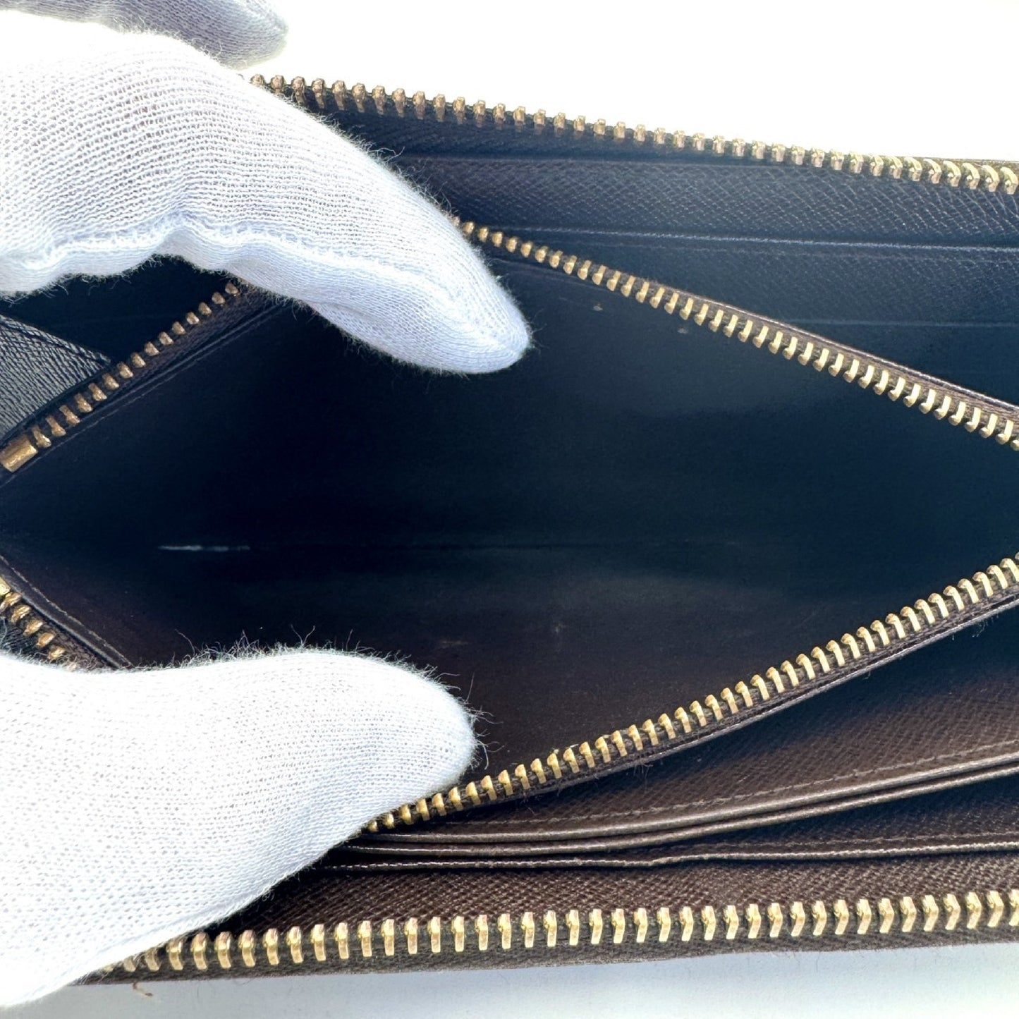 LOUIS VUITTON Damier Zippy Wallet