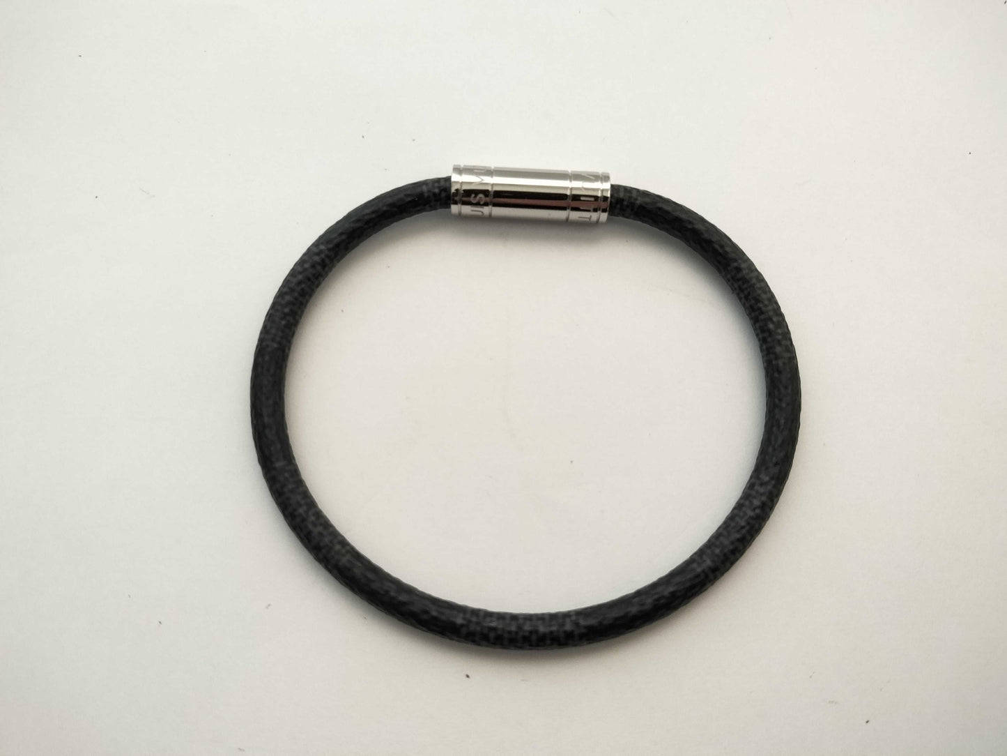LOUIS VUITTON Damier Graphite Keep It Bracelet M6140E