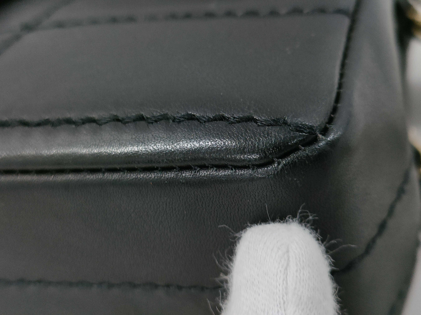 CHANEL Chain Shoulder Bag