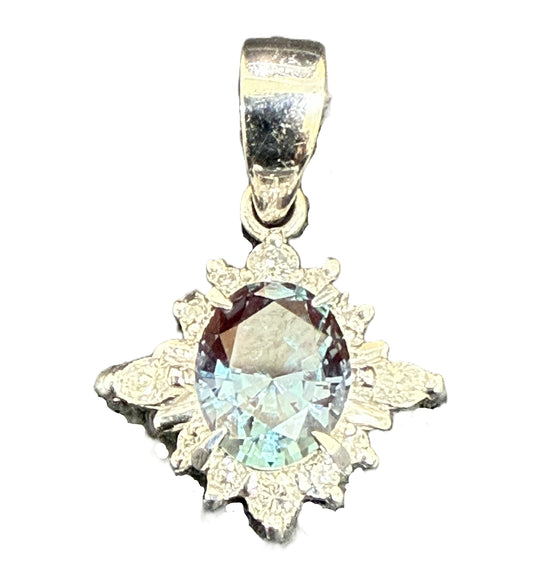 CRESCENT VERT Synthetic Stone 0.67ct D0.15ct PT900 2.0g Pendant Top