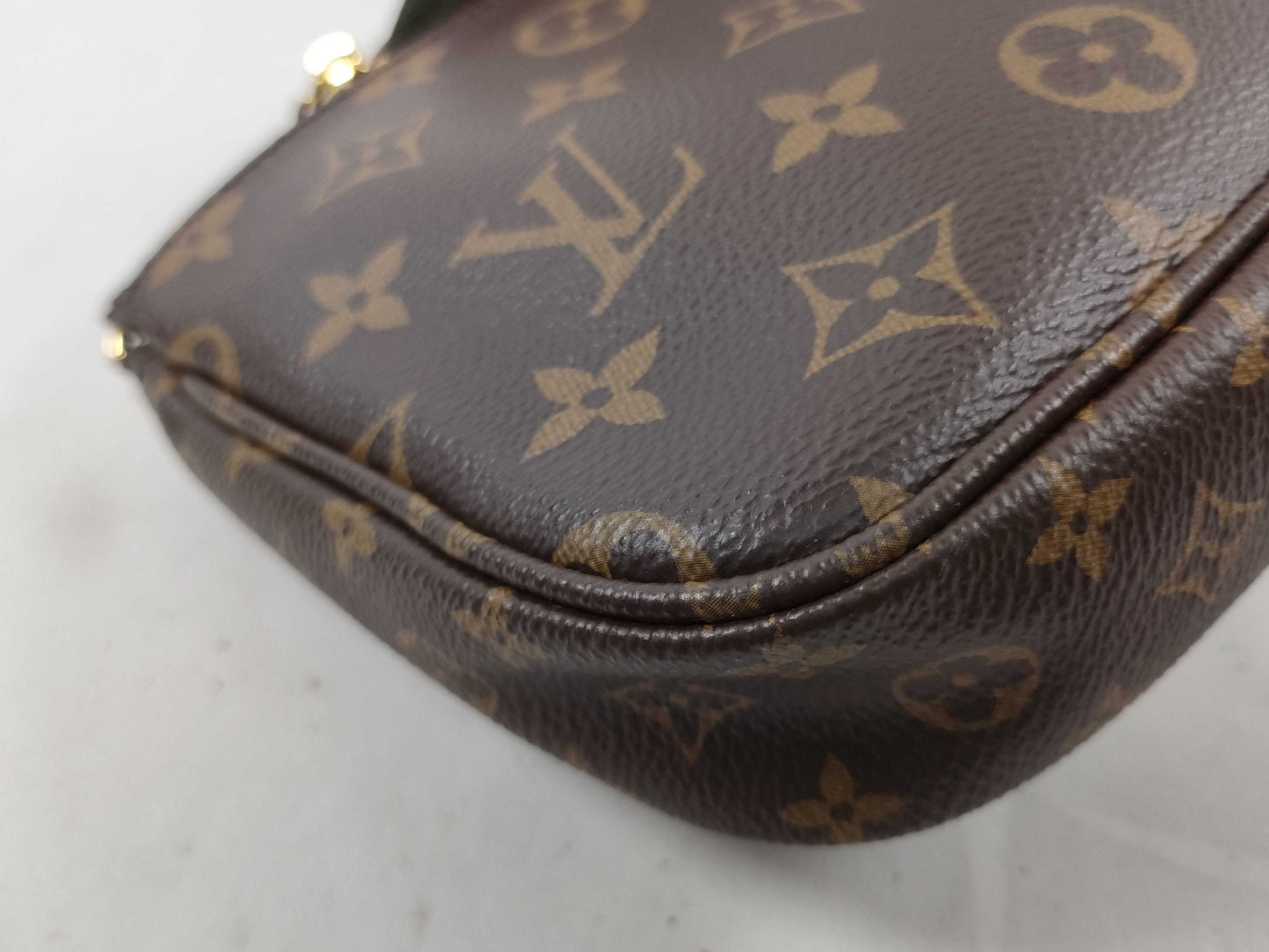 LOUIS VUITTON Monogram Multipochette M44813 LY4280 Shoulder Bag