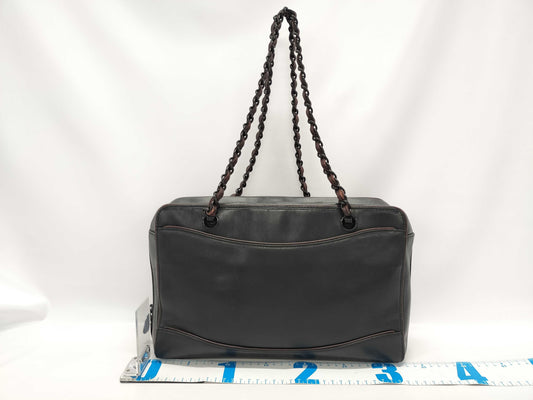 CHANEL CC Vintage Camera Bag in Black Smooth Calfskin Leather with Black Metal Hardware. Tote Bag