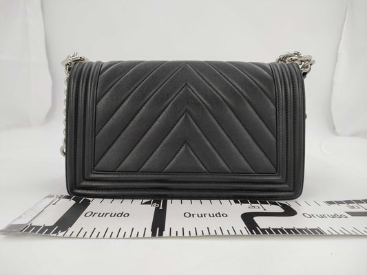 CHANEL Boy Chanel 25 Chevron Lambskin Shoulder Bag with Silver Hardware A67086