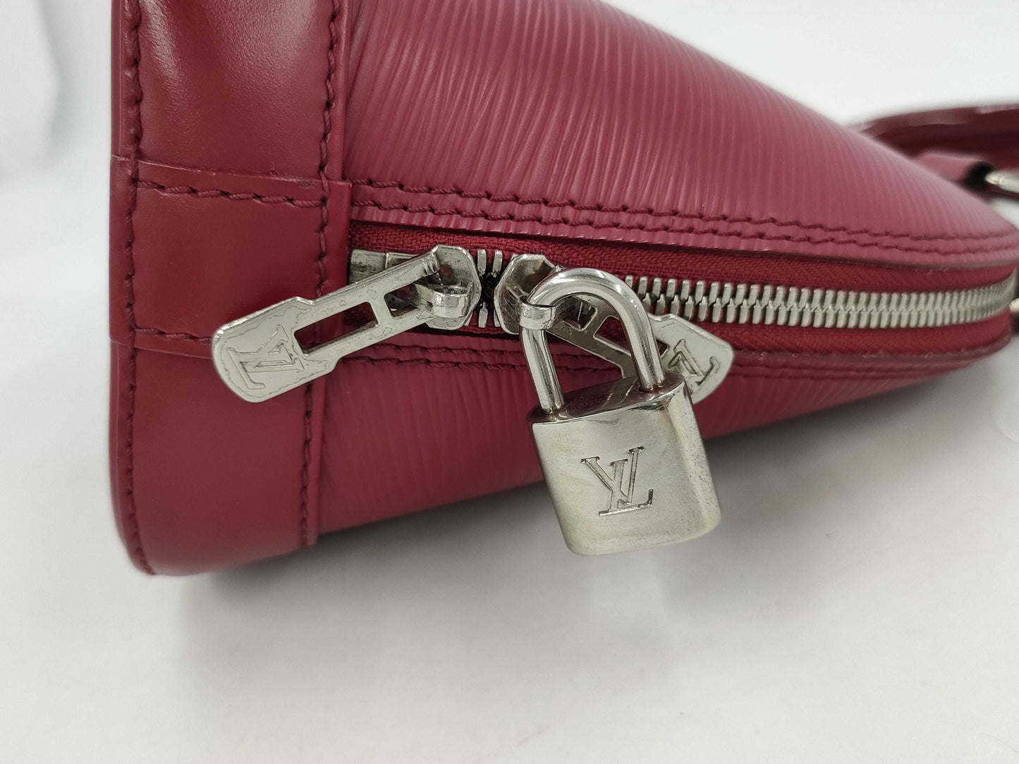 LOUIS VUITTON Louis Vuitton Epi Alma BB Fuchsia Shoulder Bag M40851