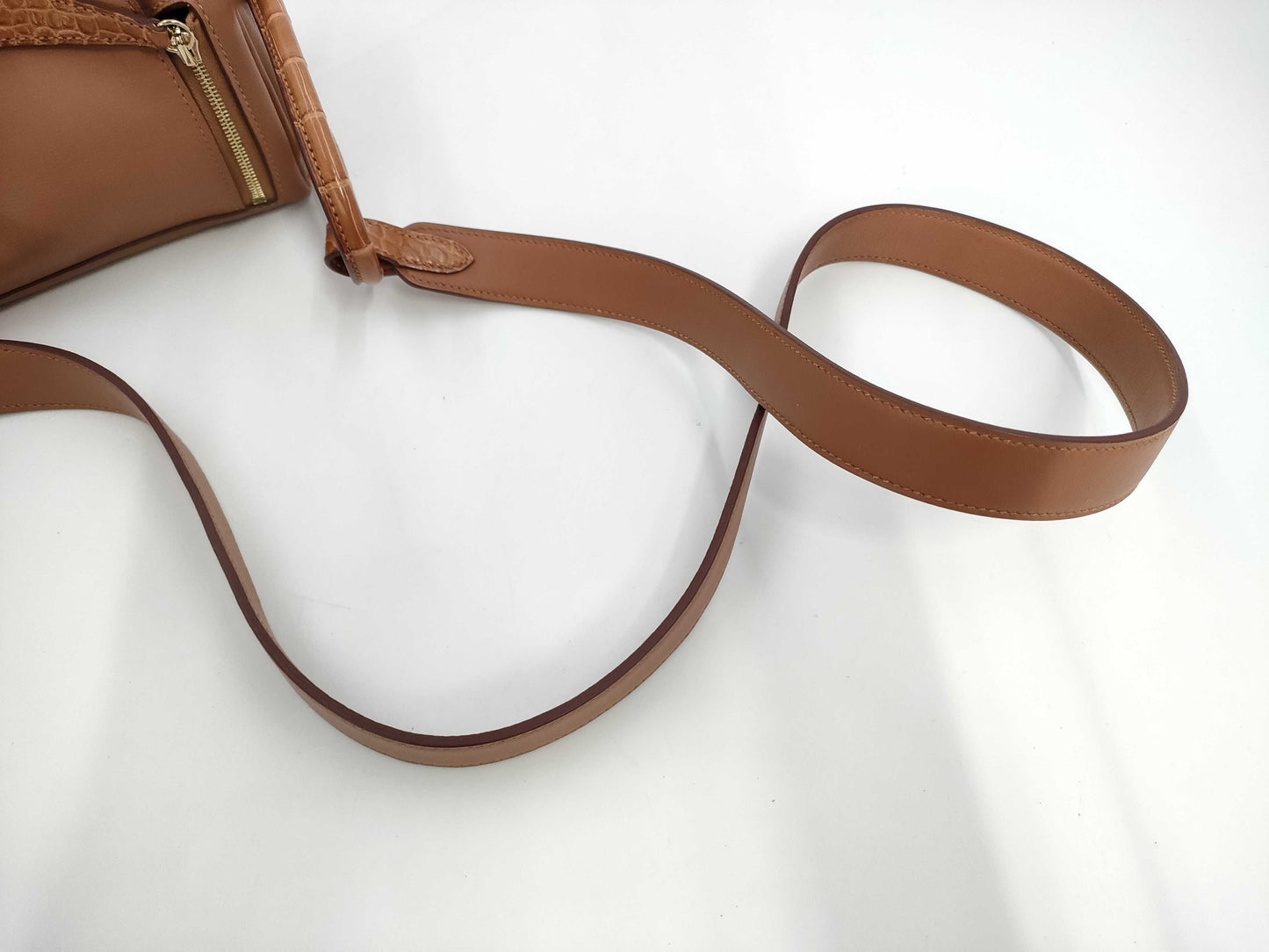 HERMES Lindy Mini Touch Swift Leather Shoulder Bag in Alligator Leather with Gold GD Hardware and B Stamp