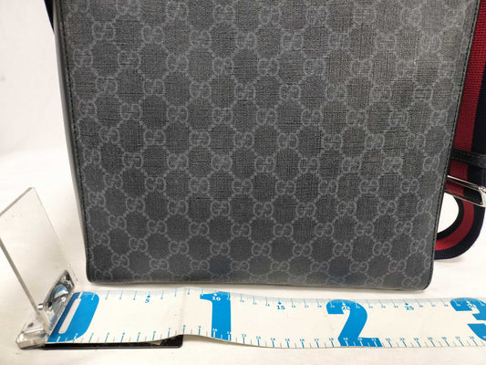 GUCCI GG Supreme Shoulder Bag