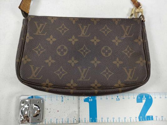 LOUIS VUITTON Monogram Accessory Pouch