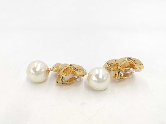 CHANEL Chain Motif Pearl Earrings 26 Gold Earrings