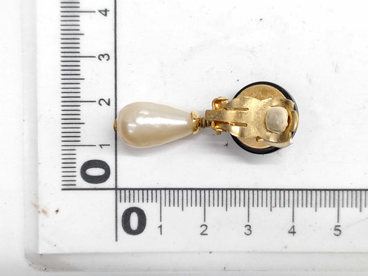 CHANEL 93A Coco Pearl Earrings One Side Missing Parts Earrings