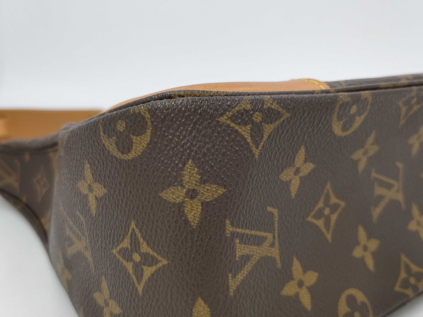 LOUIS VUITTON Louis Vuitton Monogram Boulogne 30 Bag