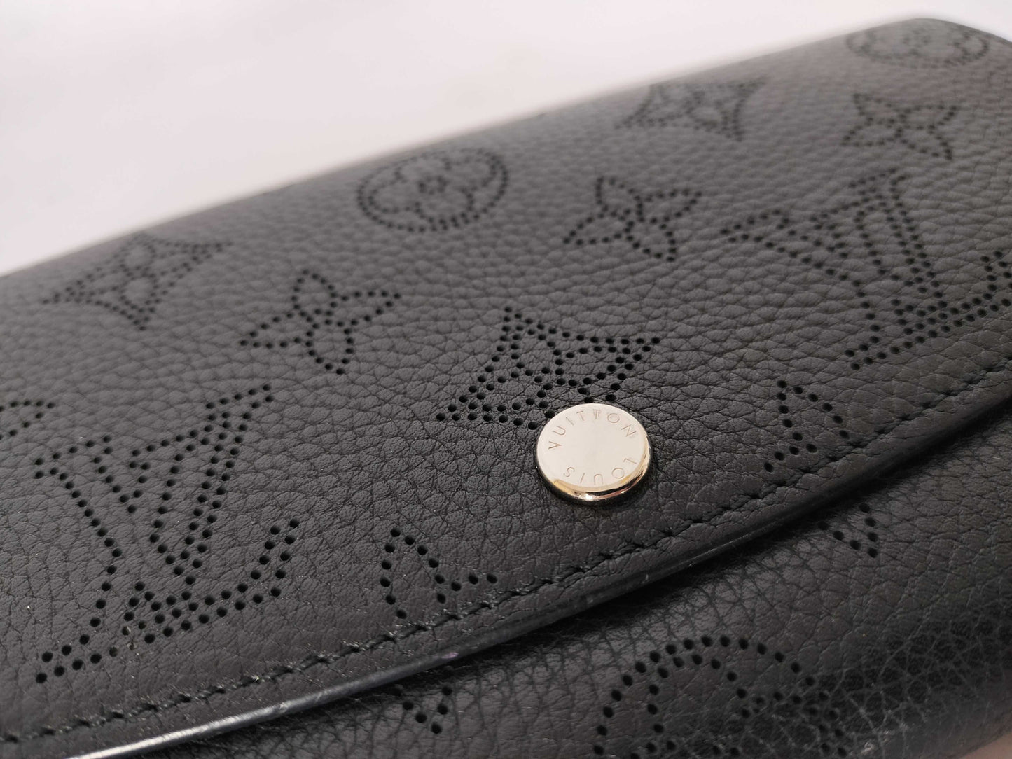 LOUIS VUITTON Mahina Louis Vuitton Porte-Feuille Iris Wallet M60143 Wallet