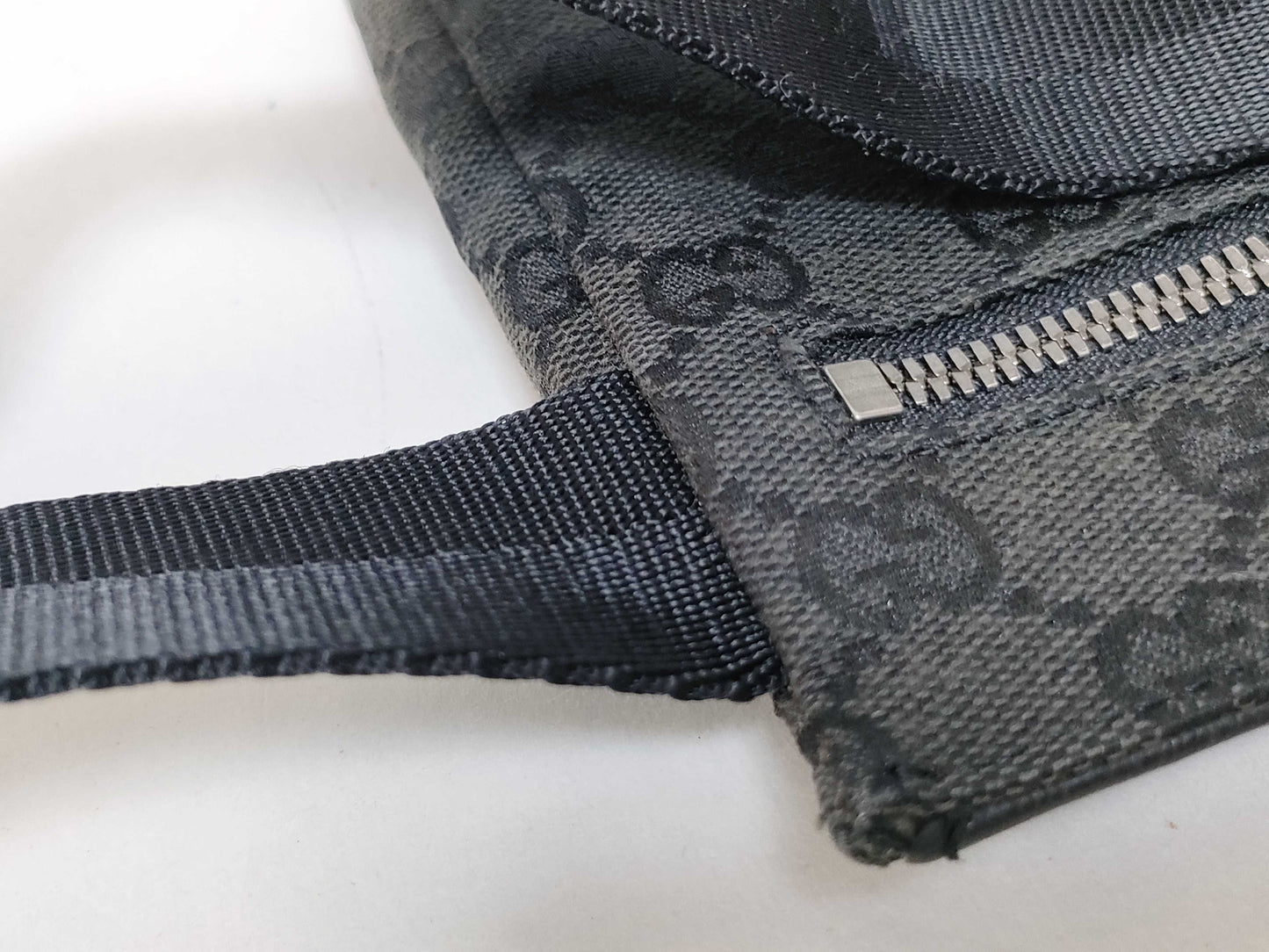 GUCCI GG Canvas Gucci GG Canvas Shoulder Bag Black Waist Bag