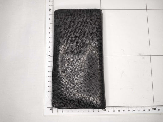 LOUIS VUITTON Taiga Vuitton Brazza Taiga Noir M30285 RFID Wallet
