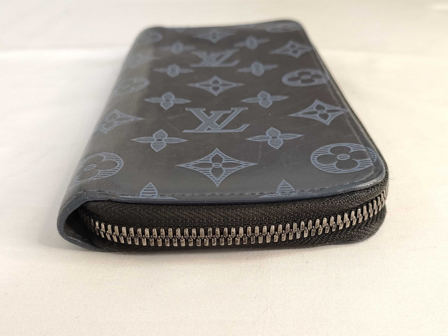 LOUIS VUITTON Vuitton Vertical Monogram Shadow M80423 RFID Wallet