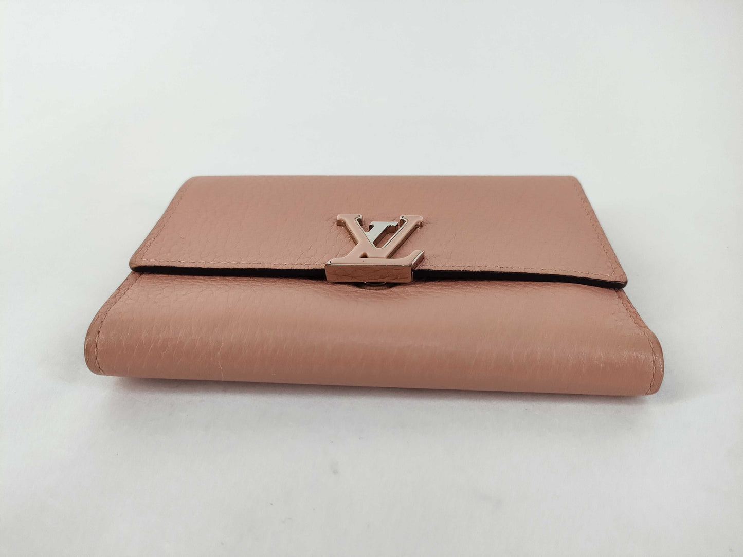 LOUIS VUITTON Vuitton Capucine Compact Magnolia M62156 MI5116 Wallet