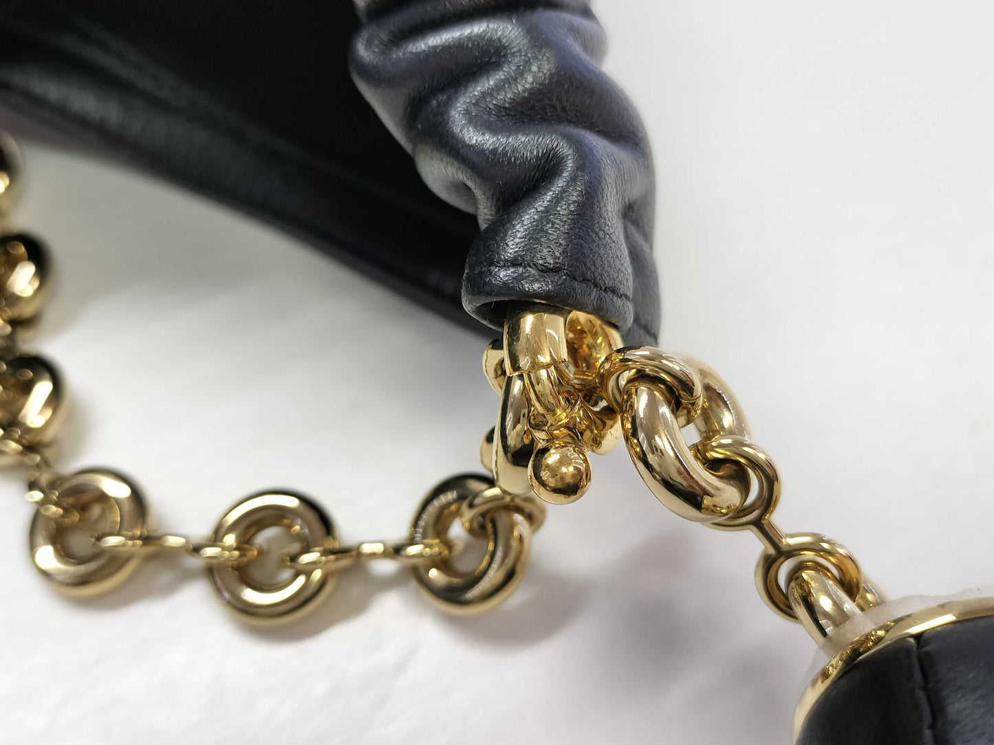 LOEWE LOEWE Squeeze Bag Medium Shoulder Bag A914Q37X01 Black Melona Palam 262402 Shoulder Bag