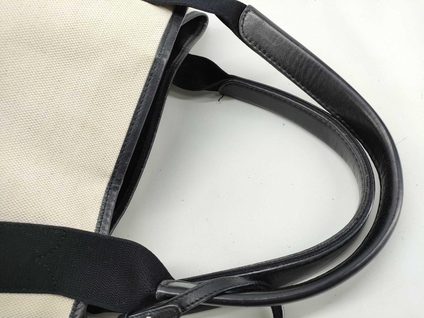 BALENCIAGA Navy Bath 339933 Included: Pouch and Bag