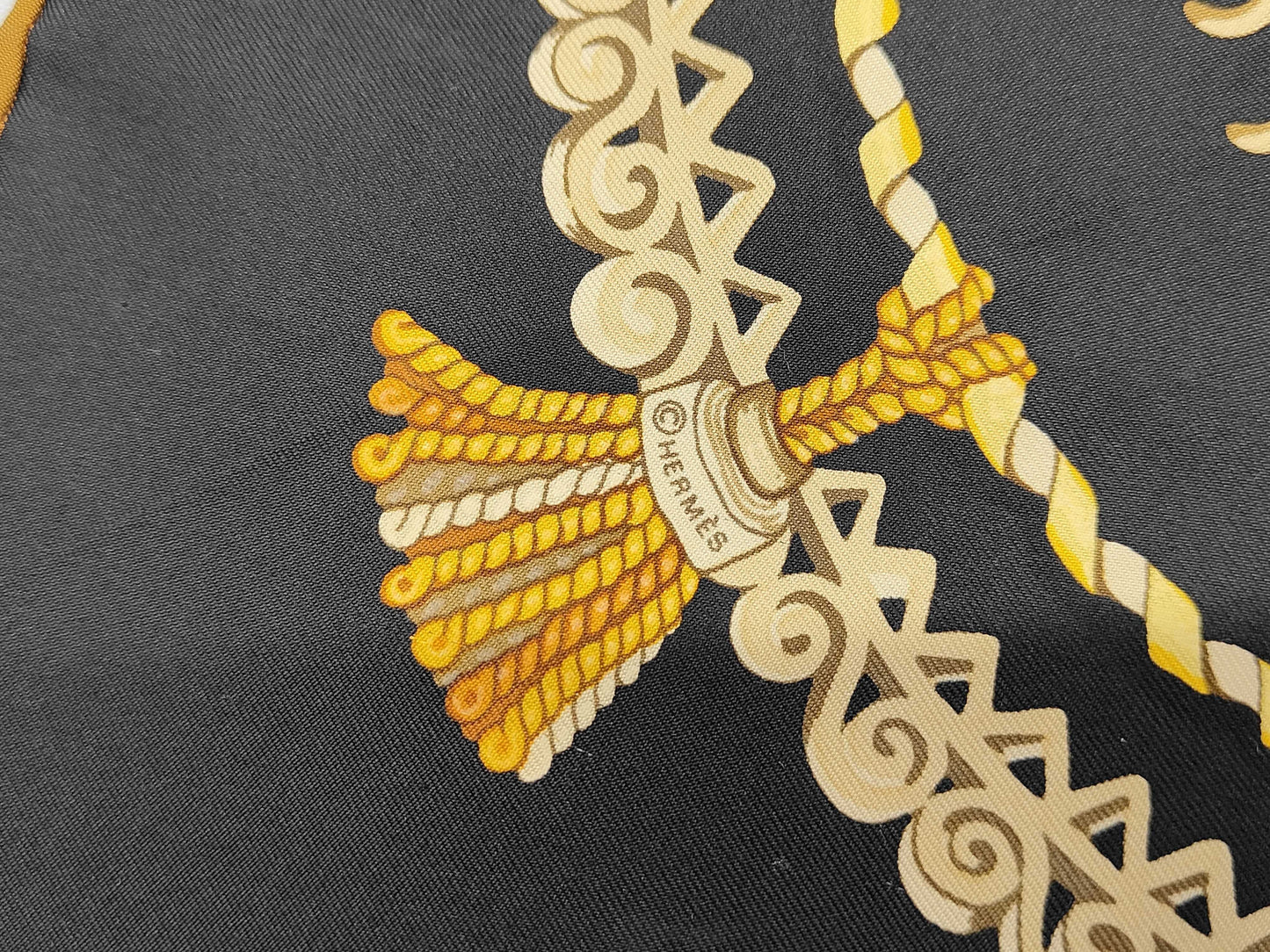 HERMES Silk Carré 90 SELLES A HOUSSE Cover Saddle Black Yellow Scarf