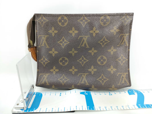 LOUIS VUITTON Monogram Pouch N0095