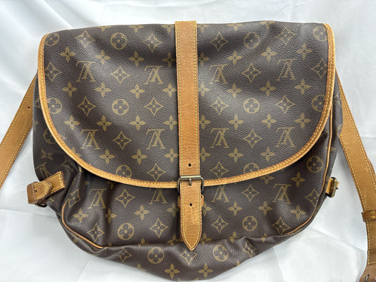 LOUIS VUITTON Saumur 35 Shoulder Bag