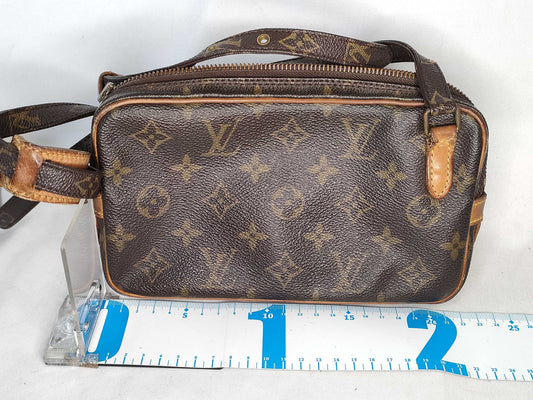 LOUIS VUITTON Monogram Pochette Shoulder Bag