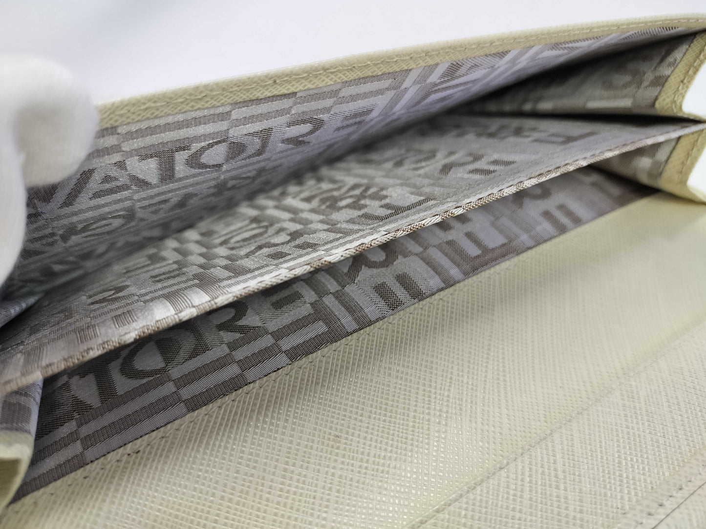 Salvatore Ferragamo Vara Long Wallet