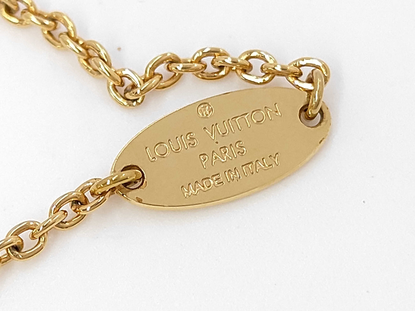 LOUIS VUITTON Essential V M61083 Necklace