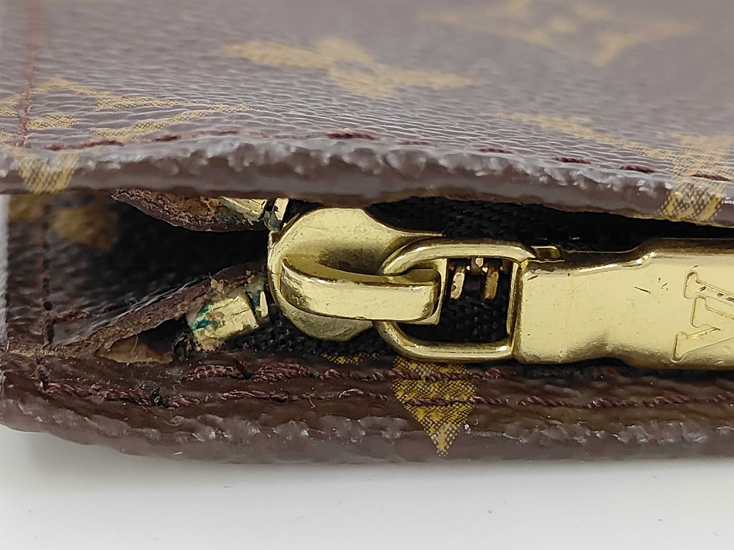 LOUIS VUITTON Louis Vuitton Monogram Pouch Pouch