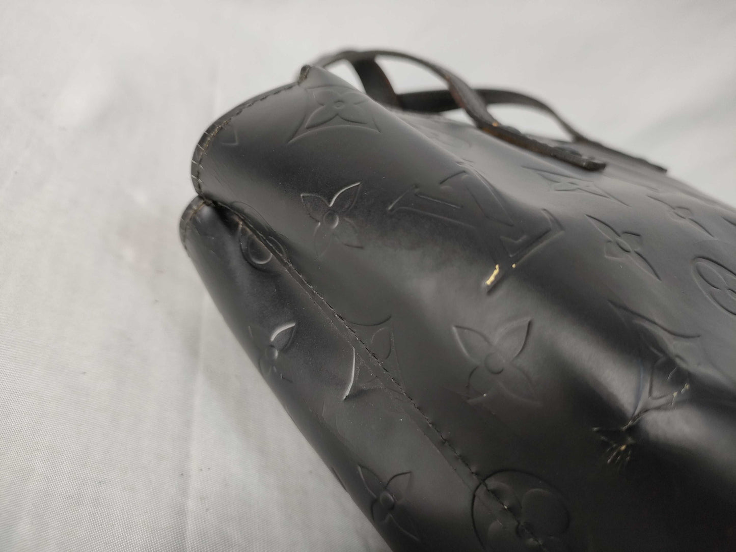 LOUIS VUITTON Monogram Matte Louis Vuitton Monogram Matte Reed PM Handbag