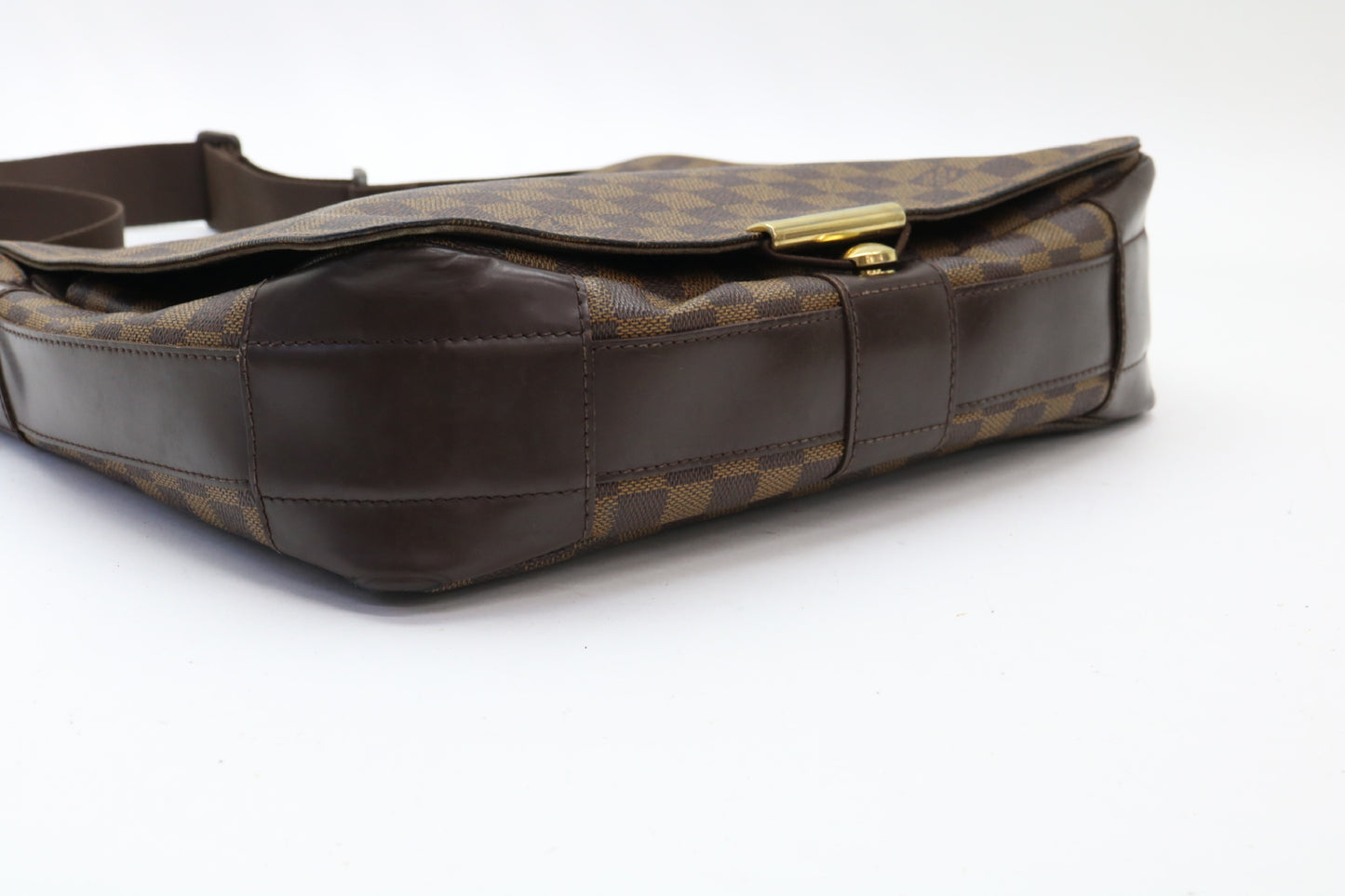 LOUIS VUITTON Damier Bastille Shoulder Bag