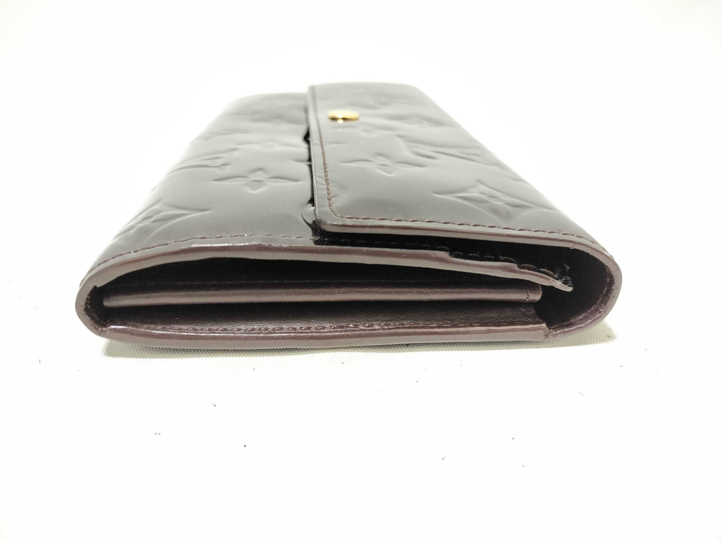 LOUIS VUITTON Vernis Louis Vuitton Vernis Portefeuille Sarah Amaranth Wallet