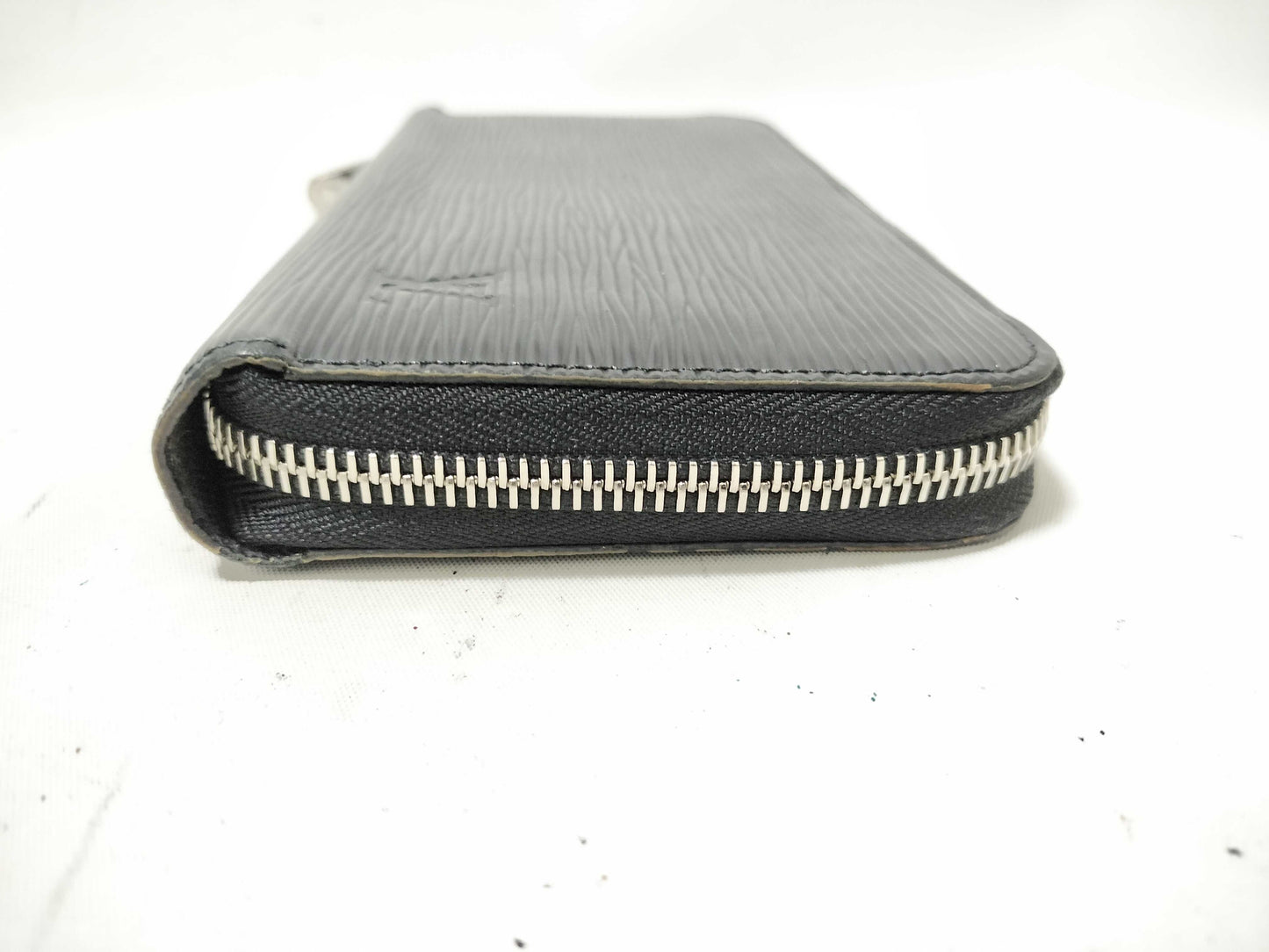LOUIS VUITTON Epi Zippy Wallet, Black