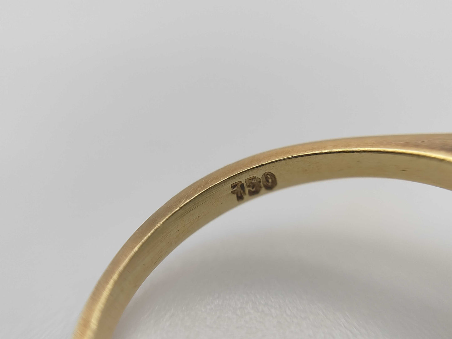 Tiffany & Co. Ruby Yellow Gold 750 3.4g Ring