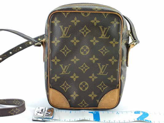 LOUIS VUITTON Monogram Amazon Monogram TH0950 Shoulder Bag