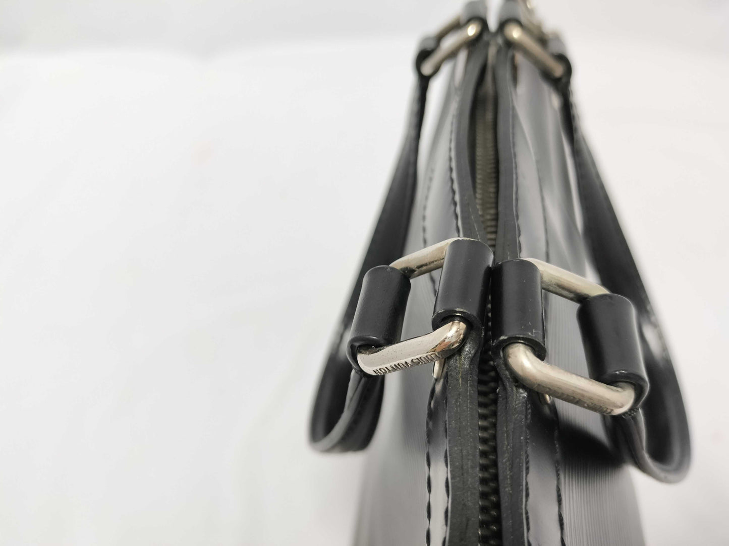 LOUIS VUITTON Epi Blair MM Epi Handbag