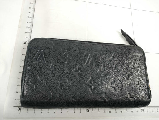 LOUIS VUITTON Monogram Empreinte Zippy Wallet