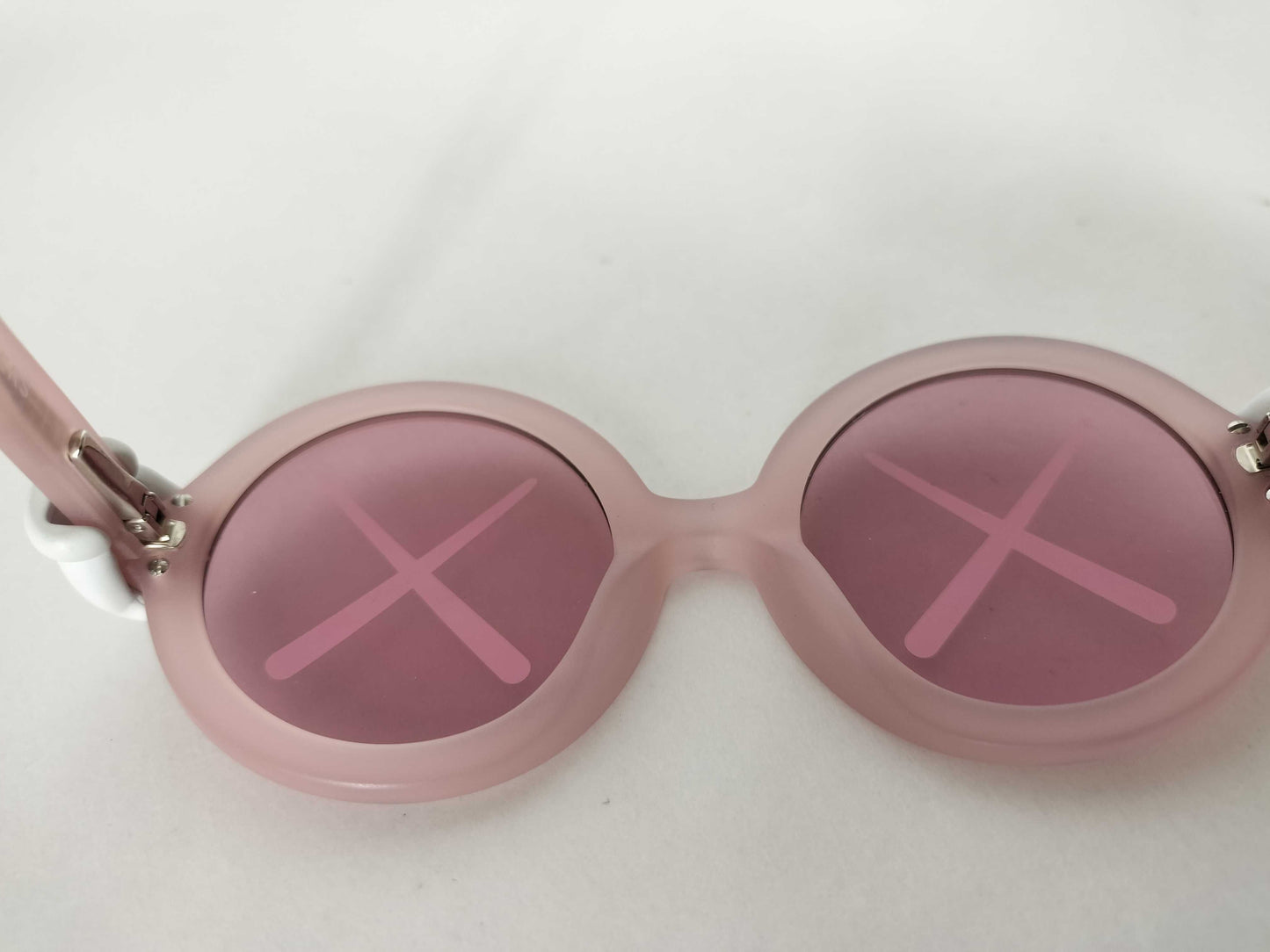KAWS×Sons+Daughters Pink Sunglasses