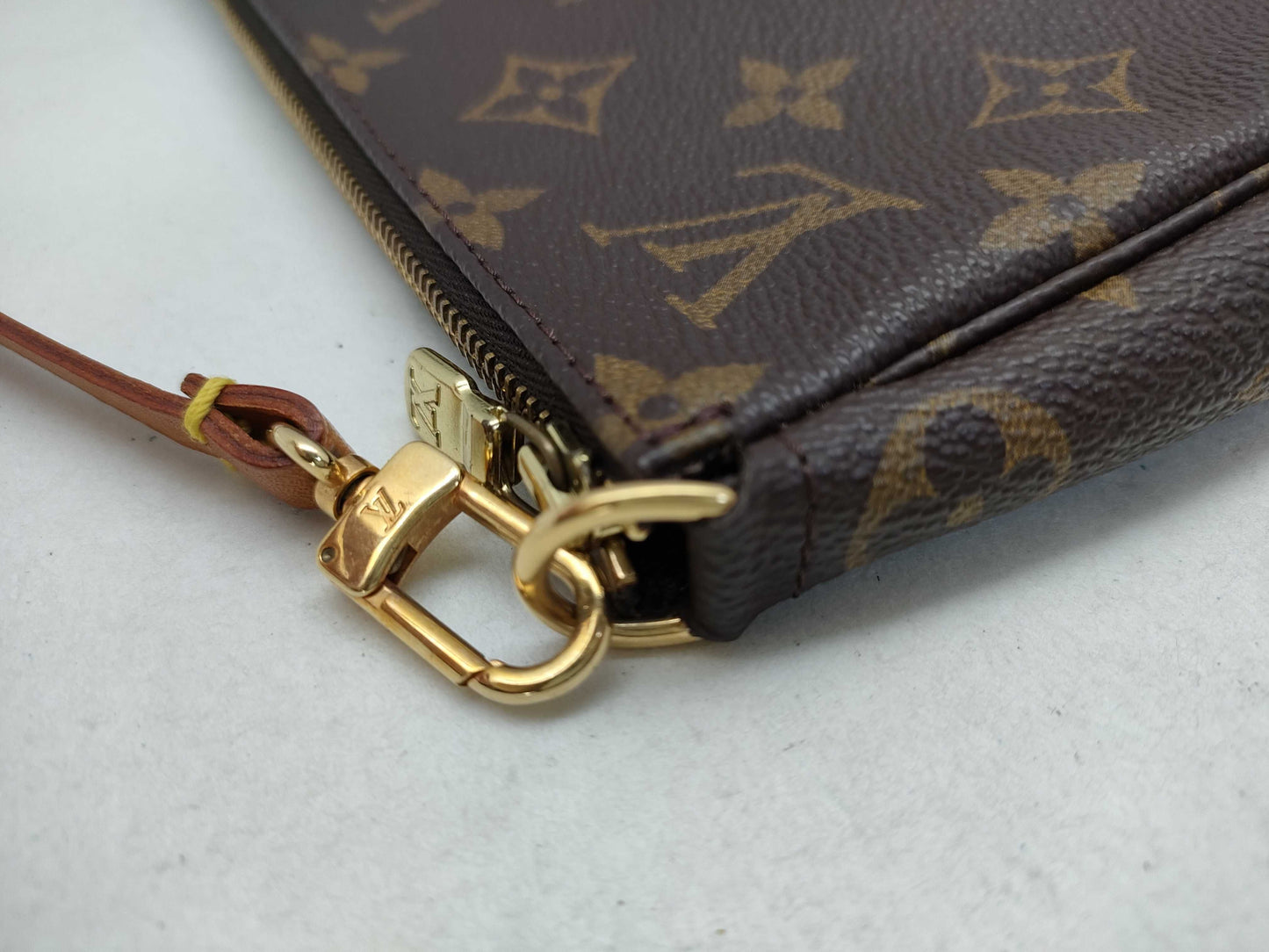 LOUIS VUITTON Monogram LOUIS VUITTON Monogram M51980 AR0030 Pochette Accessoires Handbag Handbag