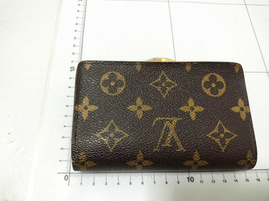 LOUIS VUITTON Monogram Louis Vuitton Portefeuille Viennois Folding Wallet