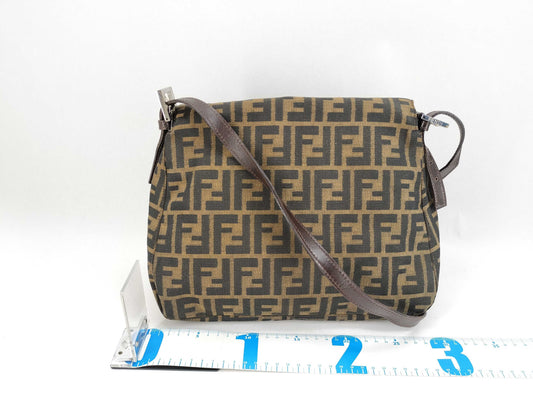 FENDI Mamma Bucket Shoulder Bag in Brown Canvas with Zucca Pattern